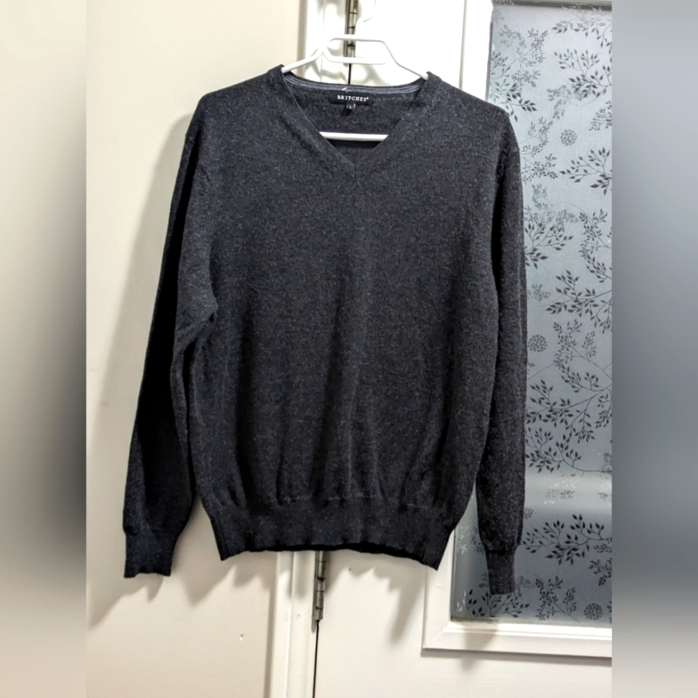 Britches V Neck Sweater. 50% Merino Wool.  Size Large.